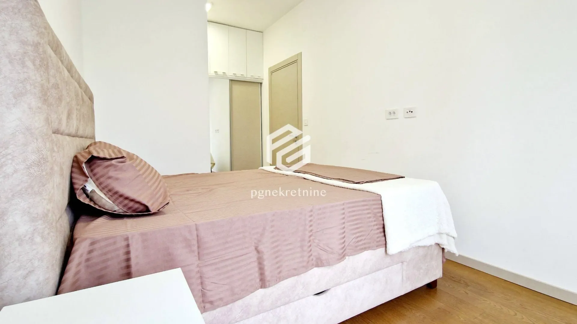 Rent, one bedroom apartment, 52m², Centar, Podgorica
