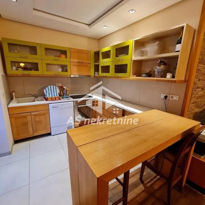 Rent, two bedroom apartment, 63m², Kalenić Pijaca, Vračar Sve Podlokacije