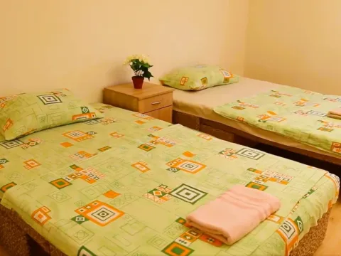 Izdavanje, kuća, 382m², Krimovica, Kotor - image 14