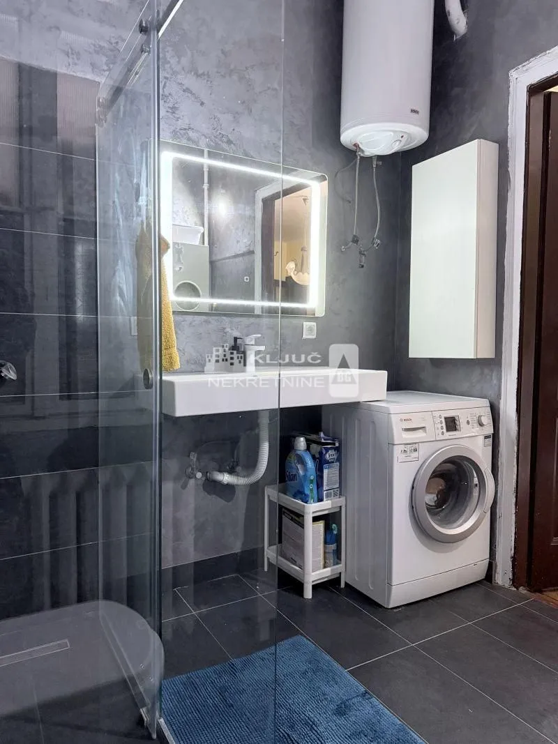 Prodaja, četvorosoban stan, 153m², Stari Grad, Beograd