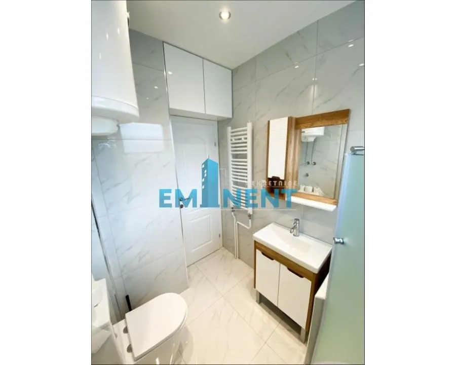 Izdavanje, dvosoban stan, 51m², Savski Venac, Beograd