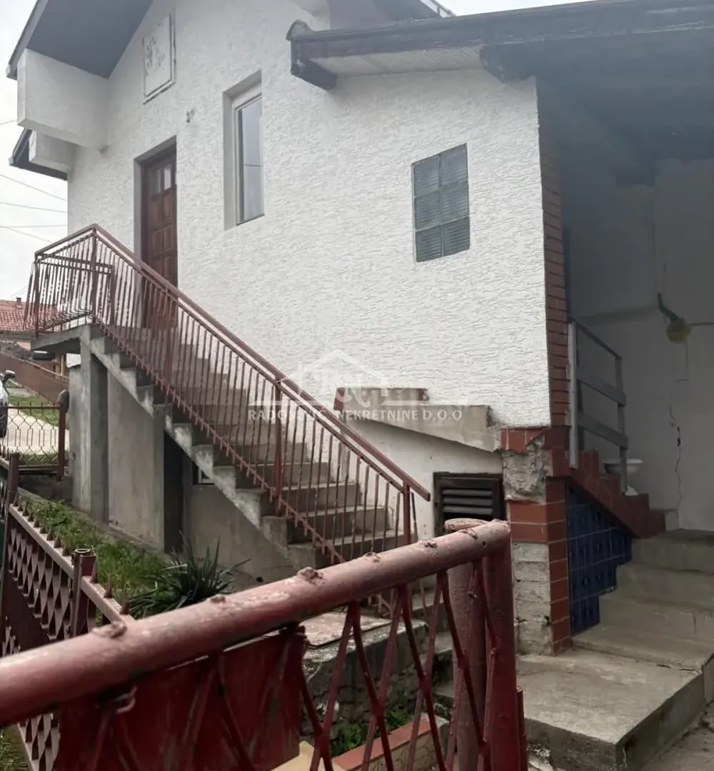 Prodaja, kuća, 215m², Lisović, Barajevo