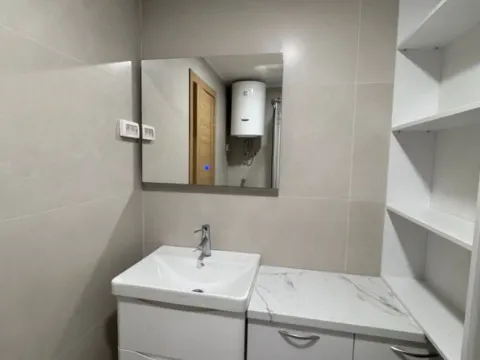 Izdavanje, dvosoban stan, 60m², City Kvart, Podgorica - image 10