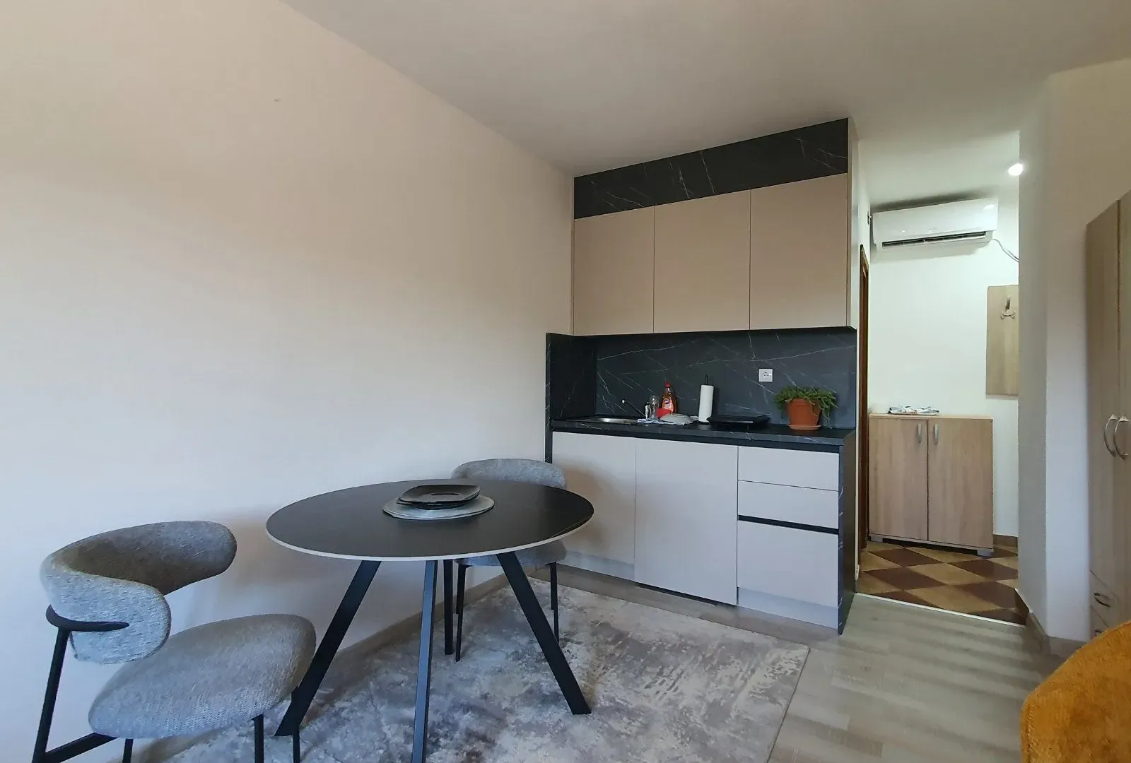 Rent, studio apartment, 26m², Malo Brdo, Podgorica