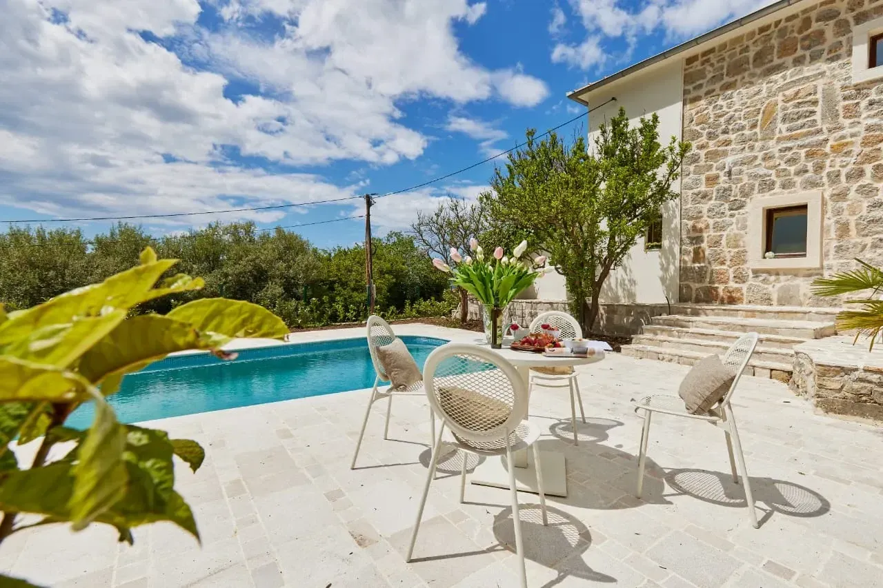 Rent, house, 150m², Kotor, Crna Gora