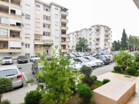 Izdavanje, jednosoban stan, 39m², City Kej, Podgorica - image 12