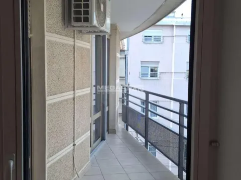 Izdavanje, četvorosoban stan, 203m², Vračar Hram, Vračar Sve Podlokacije - image 16