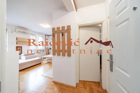 Rent, one bedroom apartment, 30m², Petlovo Brdo, Beograd - image 2