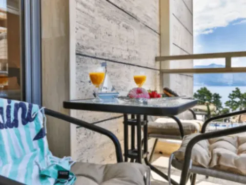 Rent, two bedroom apartment, 74m², Budva, Crna Gora - image 11