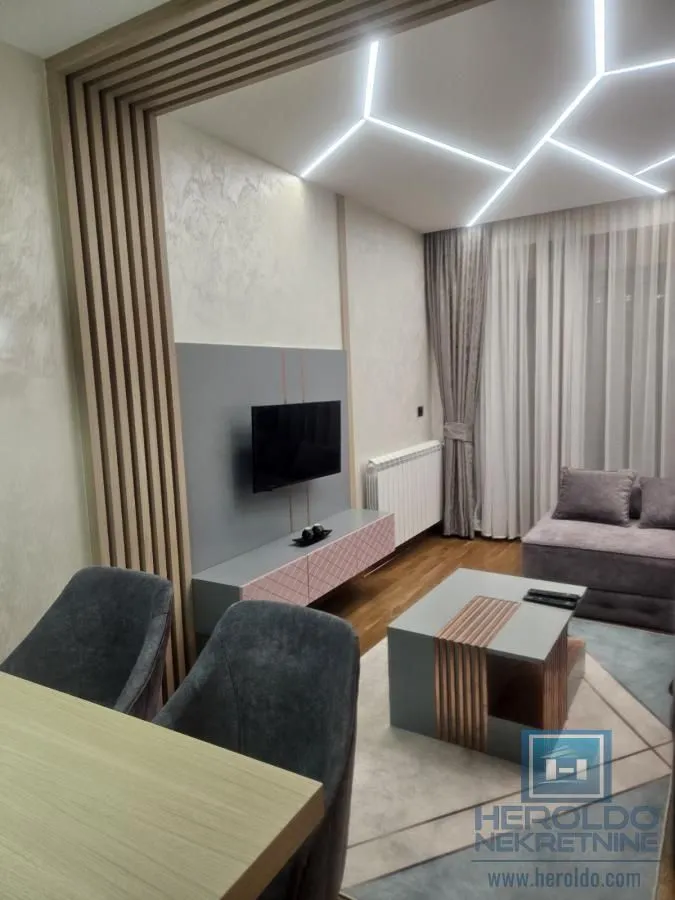 Prodaja, jednosoban stan, 46m², Centar, Zlatibor