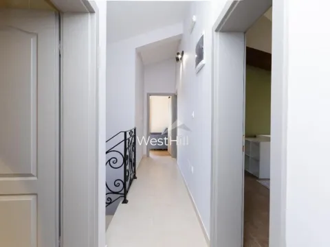 Sale, house, 234m², Tivat, Crna Gora - image 9