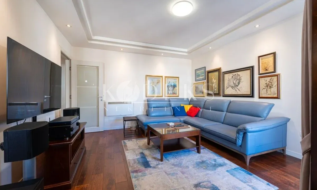 Izdavanje, dvosoban stan, 68m², Central Point, Podgorica