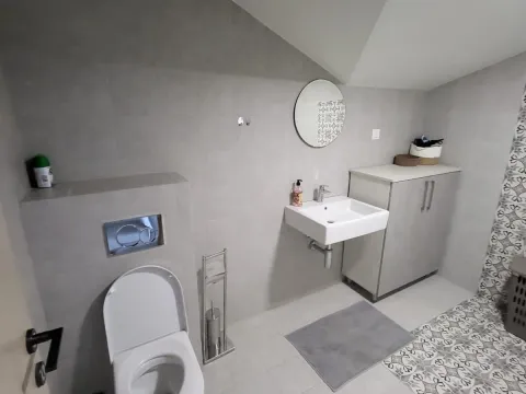 Izdavanje, jednosoban stan, 60m², Centar, Tivat - image 8