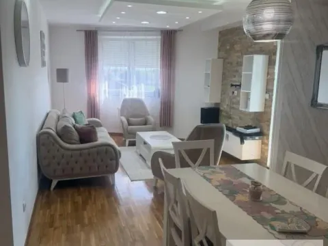 Sale, three bedroom apartment, 70m², Ruma, Srbija