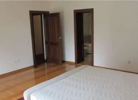 Izdavanje, poslovni prostor, 300m², Savski Venac, Beograd - image 9