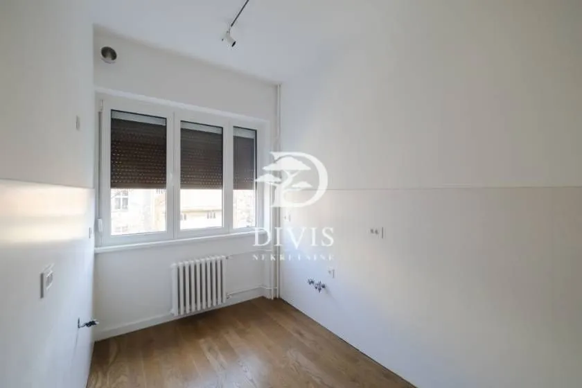 Sale, three bedroom apartment, 92m², Vračar Sve Podlokacije, Beograd