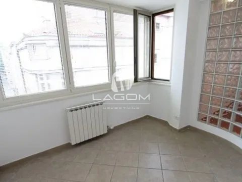 Izdavanje, stan, 203m², Vračar Hram, Vračar Sve Podlokacije - image 11