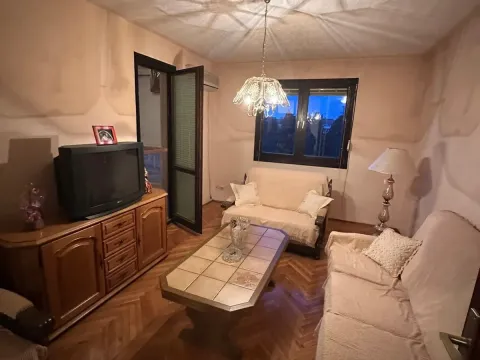 Rent, two bedroom apartment, 71m², Centar, Podgorica - image 3