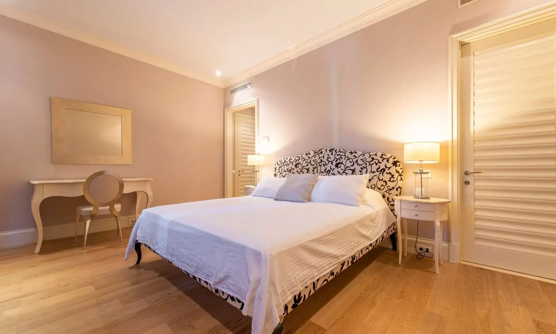 Rent, one bedroom apartment, 119m², Porto Montenegro, Tivat