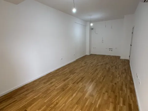 Rent, office space, 278m², Stari Aerodrom, Podgorica - image 3