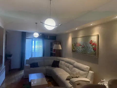 Rent, three bedroom apartment, 90m², City Kvart, Podgorica - image 1