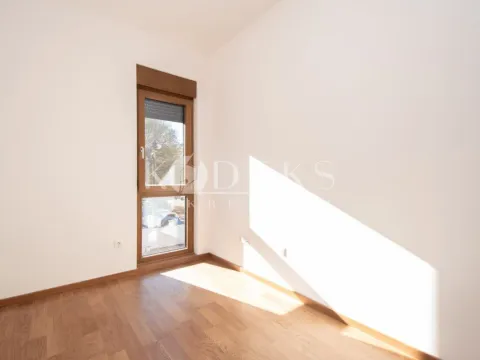 Izdavanje, poslovni prostor, 81m², Vezirov Most, Podgorica - image 9