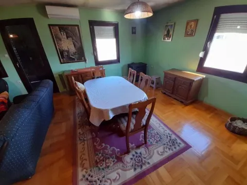 Rent, house, 200m², Podgorica, Crna Gora - image 7
