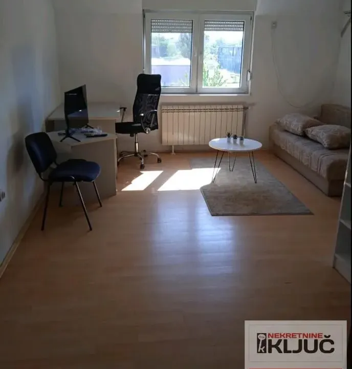 Izdavanje, garsonjera, 30m², Bulevar Evrope, Novi Sad Sve Podlokacije