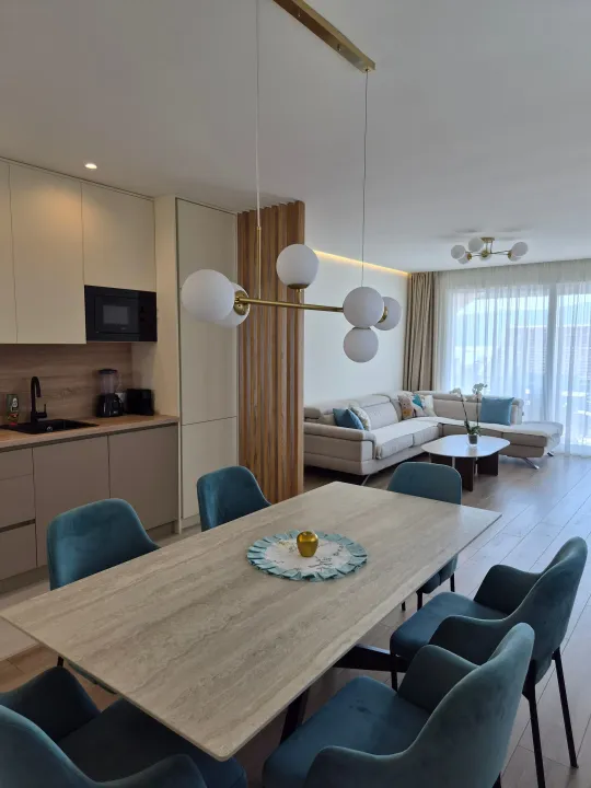 Izdavanje, dvosoban stan, 85m², Kalimanj, Tivat