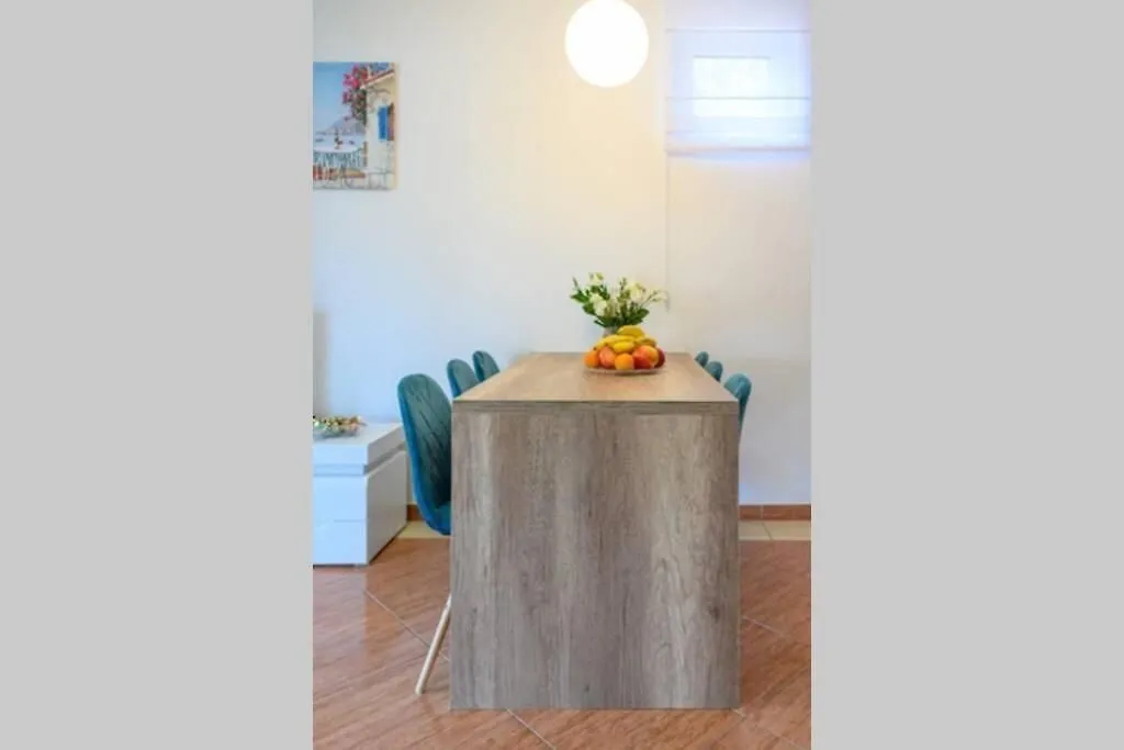 Rent, two bedroom apartment, 60m², Bečići, Budva