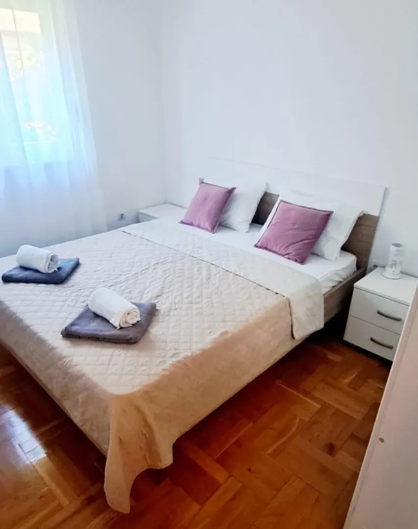 Prodaja, dvosoban stan, 72m², Budva, Crna Gora