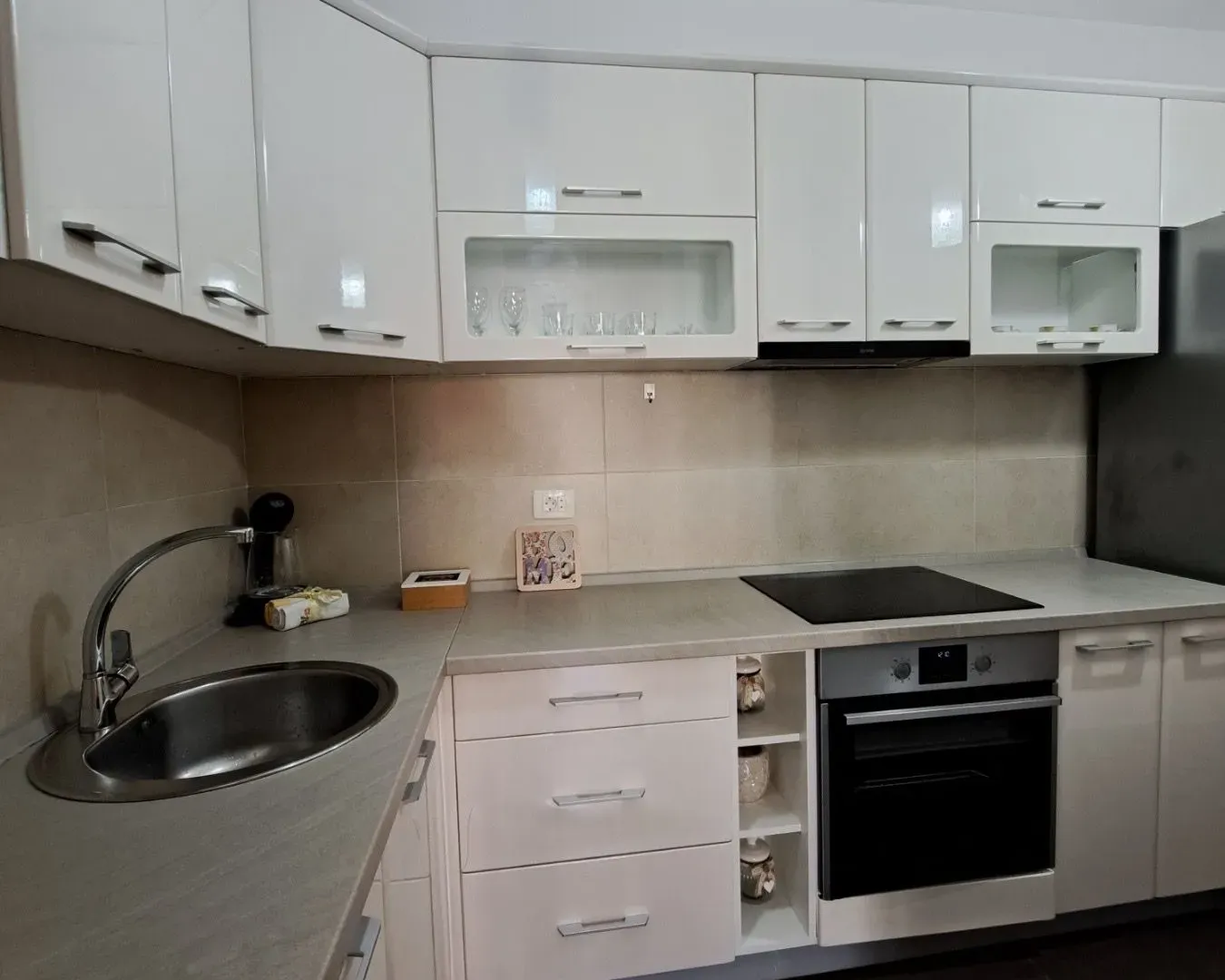 Rent, one bedroom apartment, 60m², Lazi, Budva