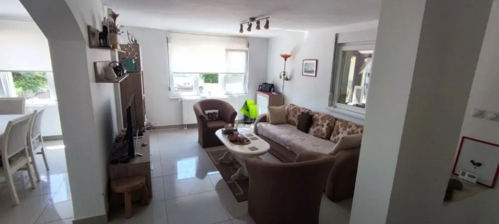 Prodaja, kuća, 280m², Gadžin Han, Srbija