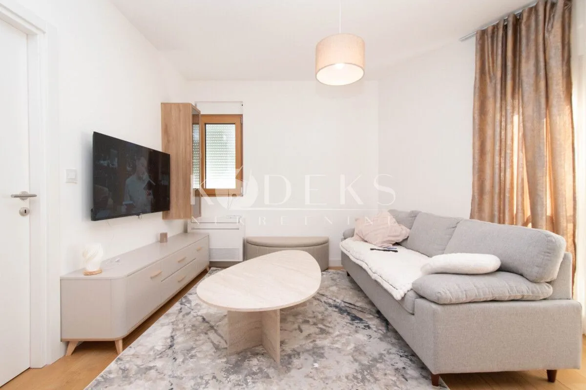 Izdavanje, jednosoban stan, 41m², Tološka šuma, Podgorica