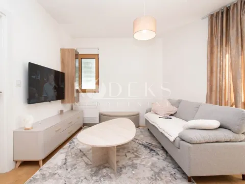 Stan in Tološka šuma