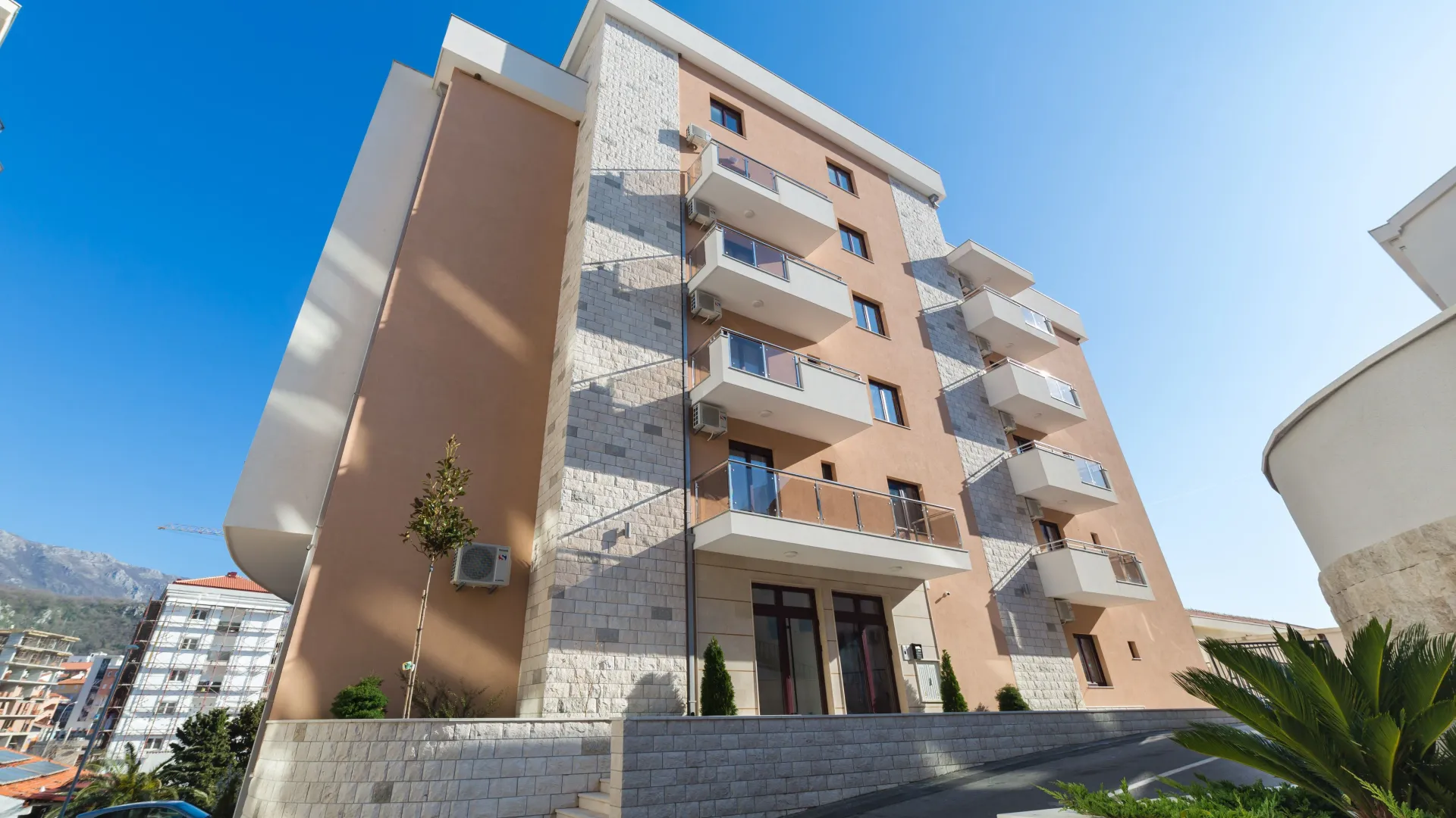 Sale, three bedroom apartment, 107m², Bečići, Budva