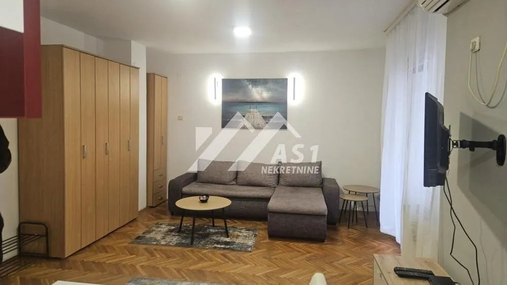 Izdavanje, jednosoban stan, 33m², Grbavica, Novi Sad Sve Podlokacije