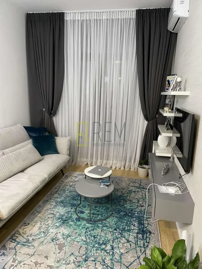 Izdavanje, jednosoban stan, 40m², Blok 9, Podgorica