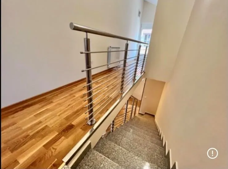 Izdavanje, trosoban stan, 130m², Igalo, Herceg Novi