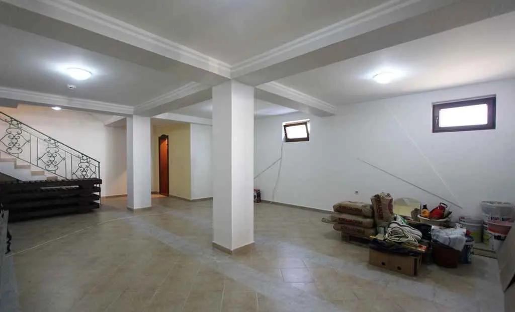 Prodaja, kuća, 466m², Petrovac, Budva