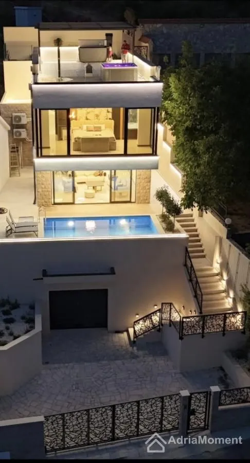 Sale, house, 178m², Kamenari, Herceg Novi