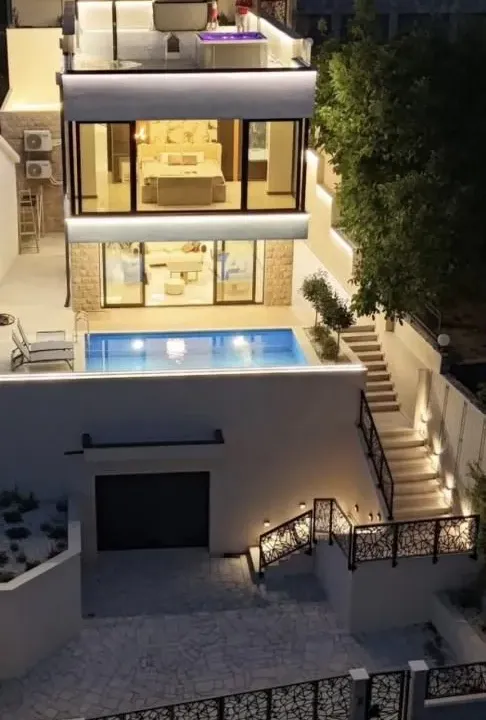 Sale, house, 178m², Kamenari, Herceg Novi