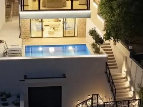 Sale, house, 178m², Kamenari, Herceg Novi