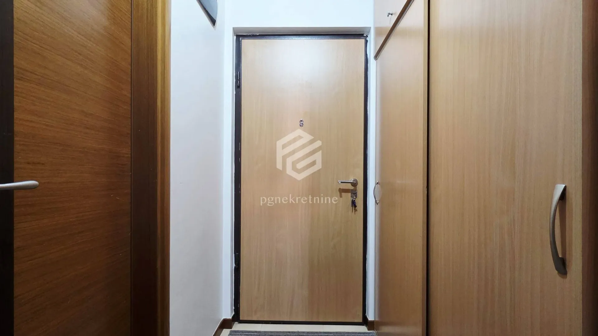 Prodaja, jednosoban stan, 45m², Stari Aerodrom, Podgorica