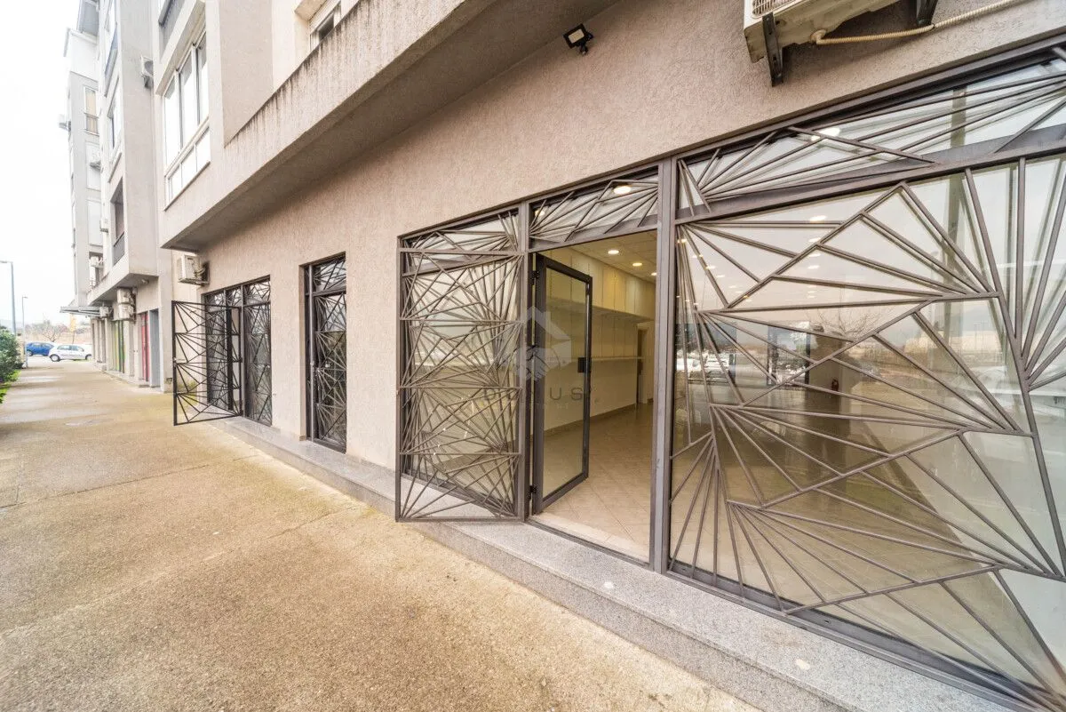 Rent, office space, 120m², Stari Aerodrom, Podgorica