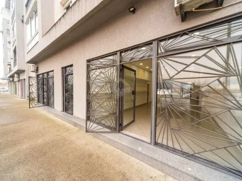 Rent, office space, 120m², Stari Aerodrom, Podgorica - image 1