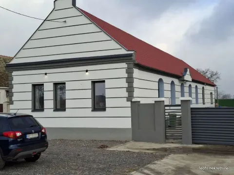 Kuća in Karlovčić