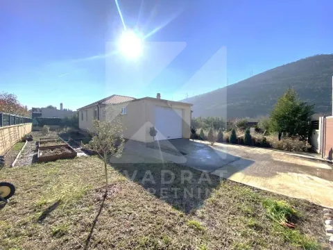 Rent, house, 146m², Tološi, Podgorica - image 23