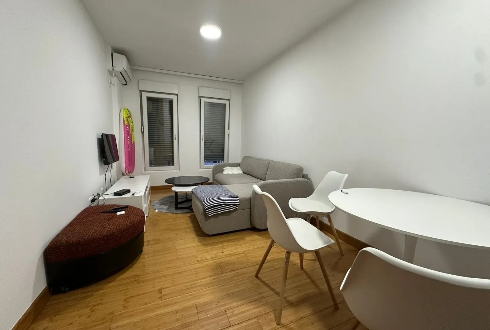 Izdavanje, jednosoban stan, 45m², Vezirov Most, Podgorica