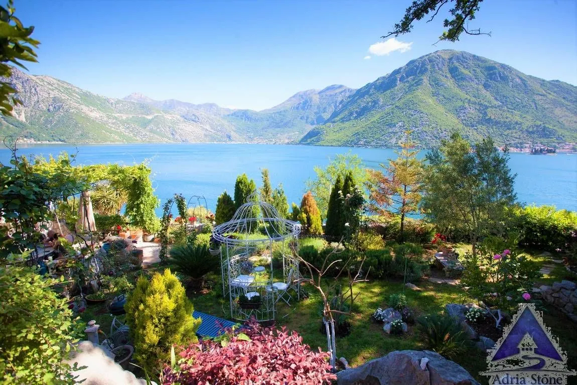 Sale, two bedroom apartment, 103m², Kostanjica, Kotor